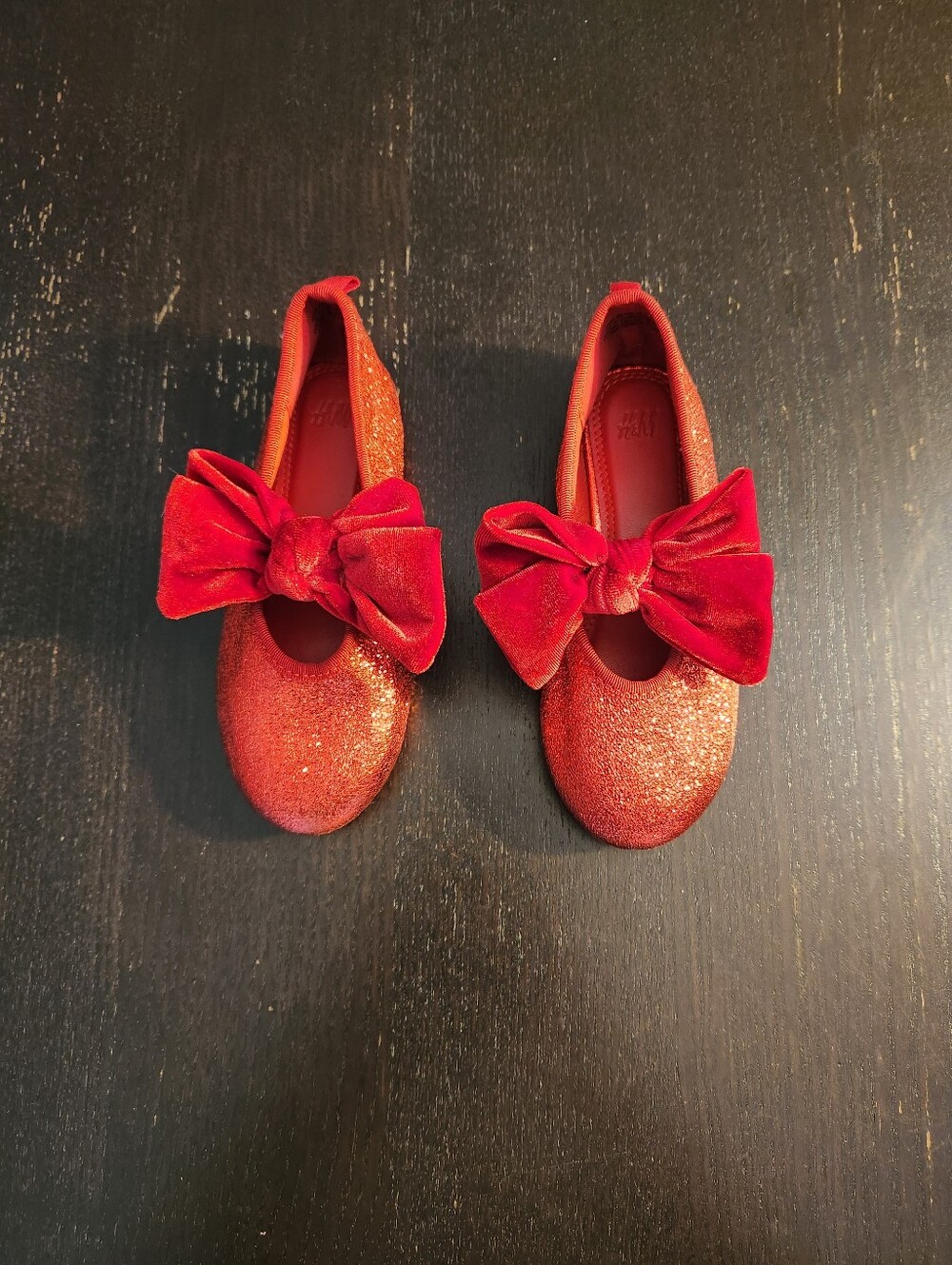 H&M Girls Red Glitter Bow Flats - Kids Shoes. Excellent Condition